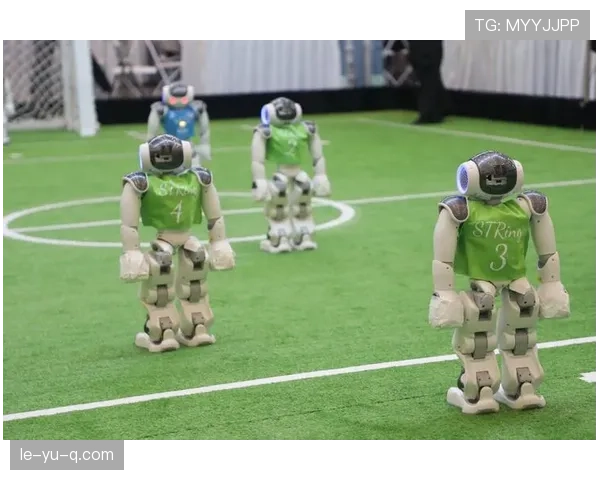 哈兰德机器人惊艳亮相，智能助理引领未来足球新潮流