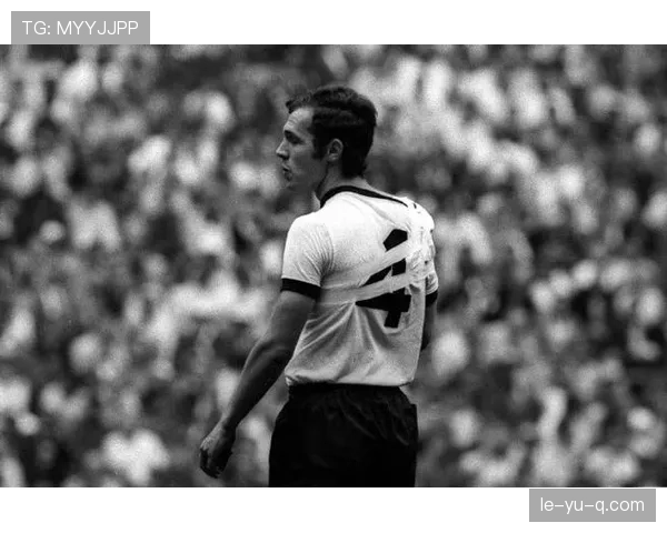 贝肯鲍尔：德甲进攻之王传奇魅力再闪耀，状态回暖引关注