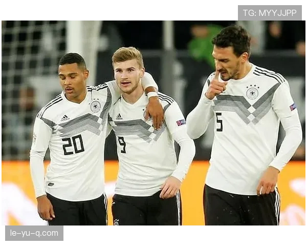 强队交锋：豪门战术革新引发足坛格局新变局