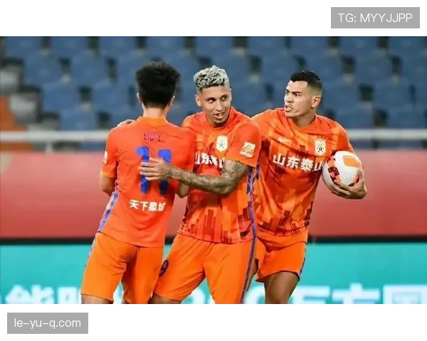 莱奥懒散踢法争议:比赛投入度与战术适配性分析 莱奥懒散踢法争议:比赛投入度与战术适配性分析