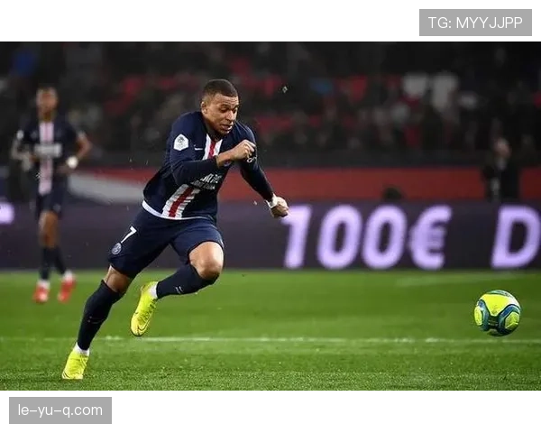 姆巴佩家冰箱里塞满能量饮料，训练完直接对瓶吹